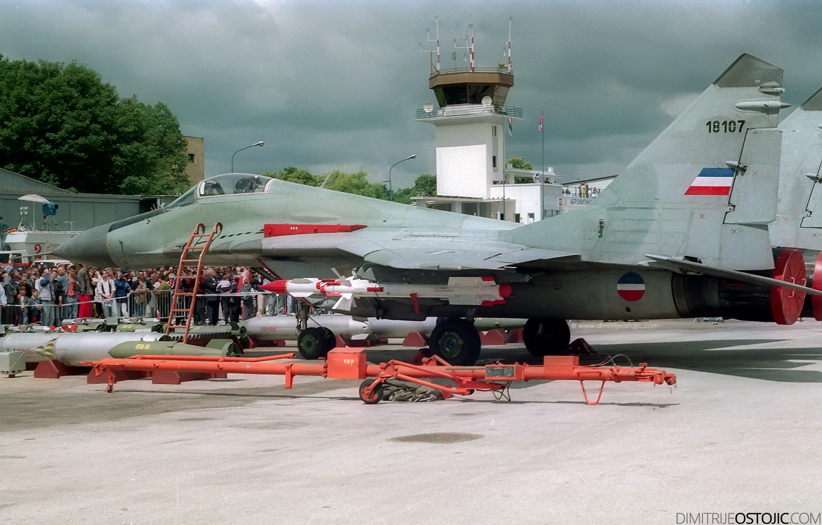 MiG-29 batajnica 1998 © www.dimitrijeostojic.com